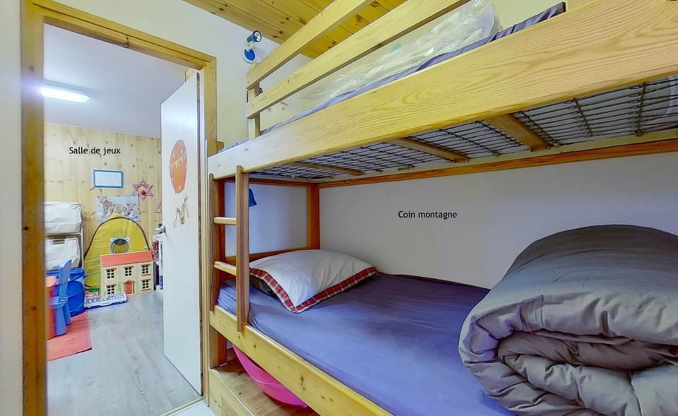 Property building, Living room, Bedroom