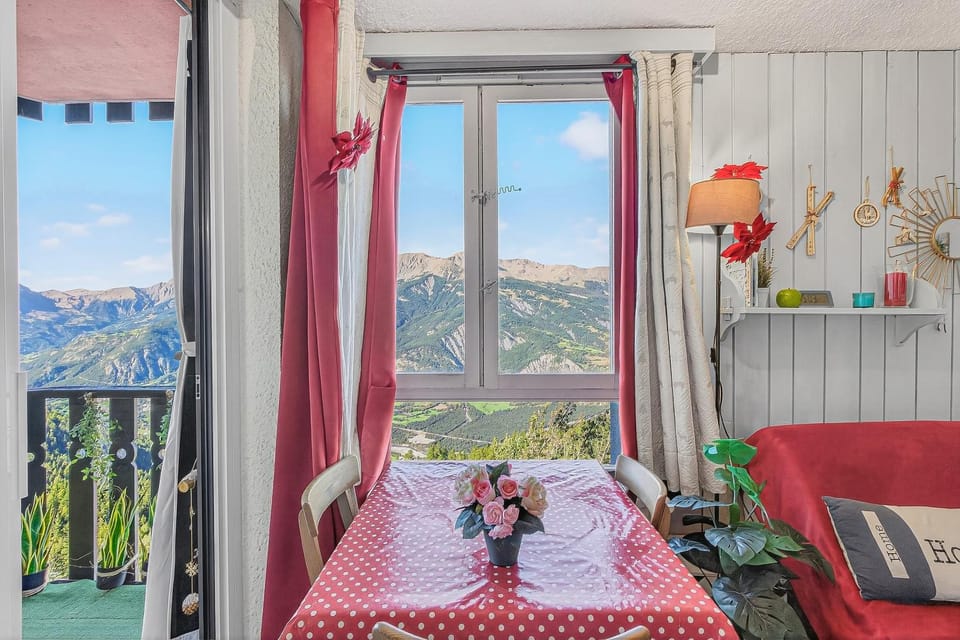 Property building, Living room, Bedroom