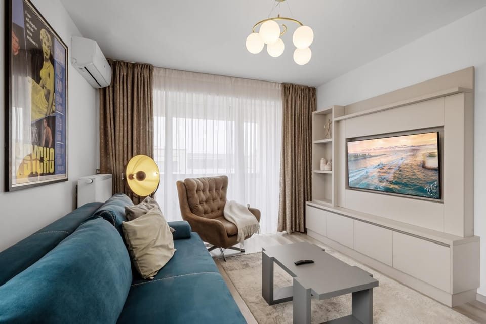 TV and multimedia, Living room, Seating area, air conditioner