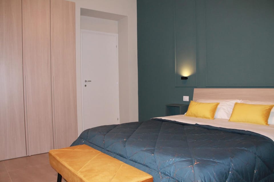 Bed, Photo of the whole room, Bedroom, wardrobe