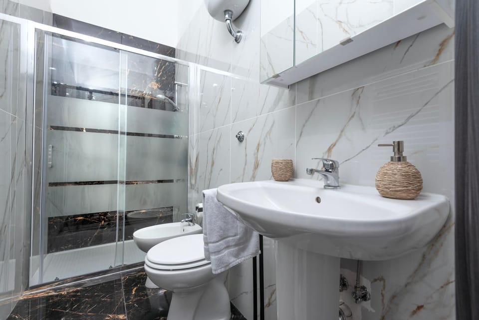 Shower, Toilet, Bathroom
