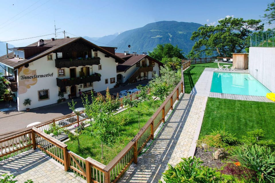 Property building, Spring, Day, Natural landscape, Summer, Garden, Garden view, Mountain view, Pool view, Swimming pool, Parking