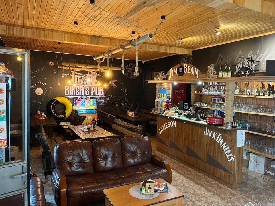 Communal lounge/ TV room, Lounge or bar
