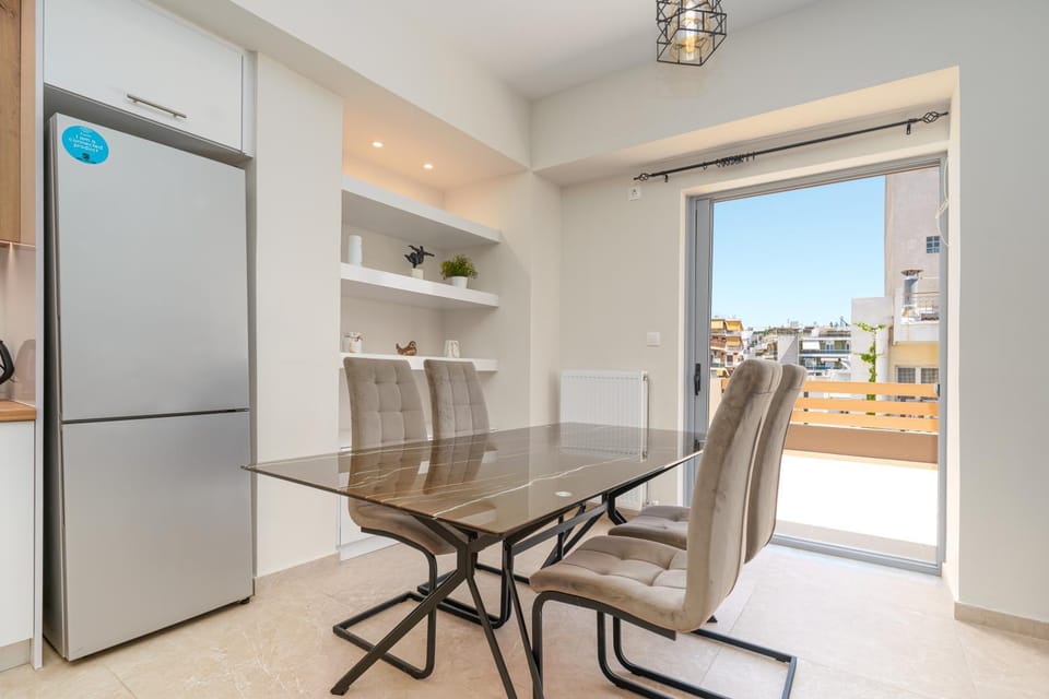 Balcony/Terrace, Kitchen or kitchenette, Dining area