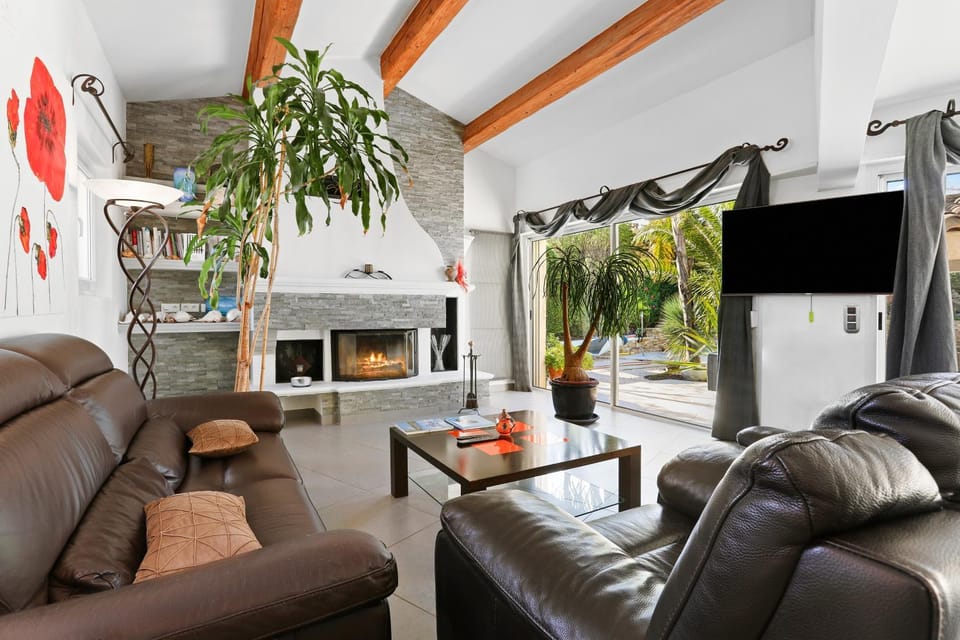 Property building, Living room