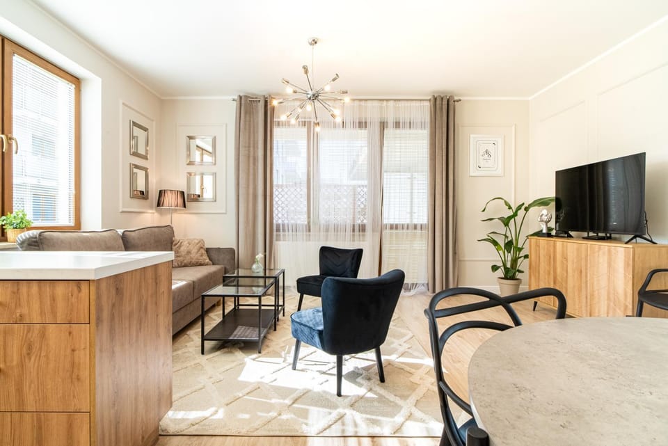 ApartamentySnu, Słoneczny Glam II z parkingiem, Centrum Apartment in Masovian Voivodeship