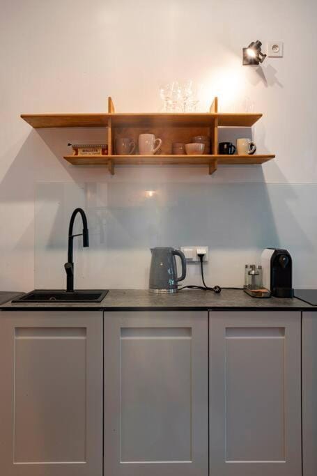 Cozy Studio 5 minut by Warsaw East Apartment in Warsaw
