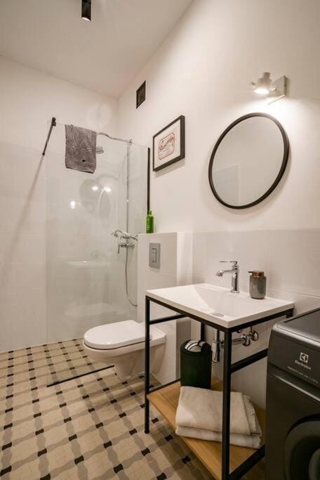 Cozy Studio 5 minut by Warsaw East Apartment in Warsaw