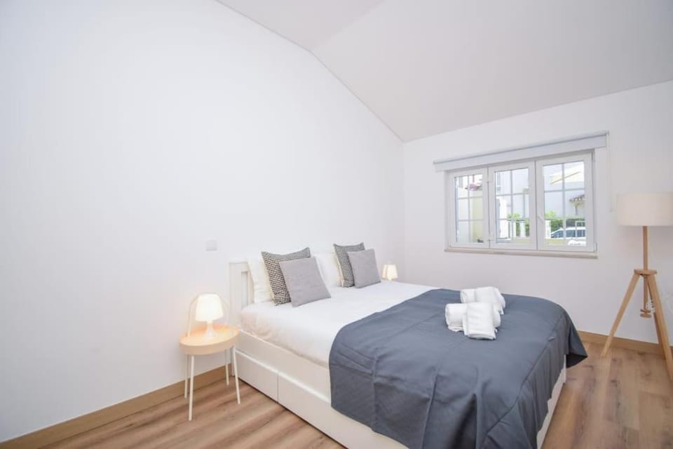 Apartamento Ensolarado com terraço - 10 minutos da praia Apartment in Lisbon District