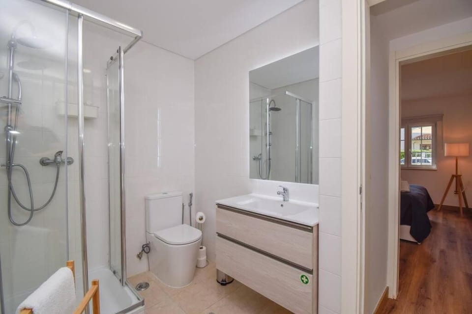 Apartamento Ensolarado com terraço - 10 minutos da praia Apartment in Lisbon District