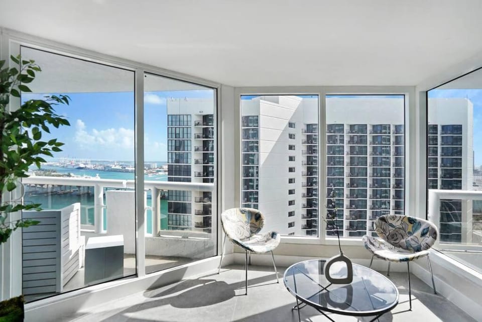 TV and multimedia, View (from property/room), Balcony/Terrace, Living room, Sea view