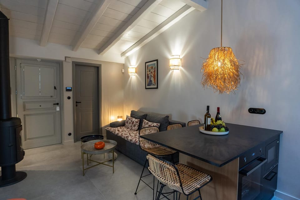 Villa Hermes in Anafiotika Athens ! Villa in Plaka