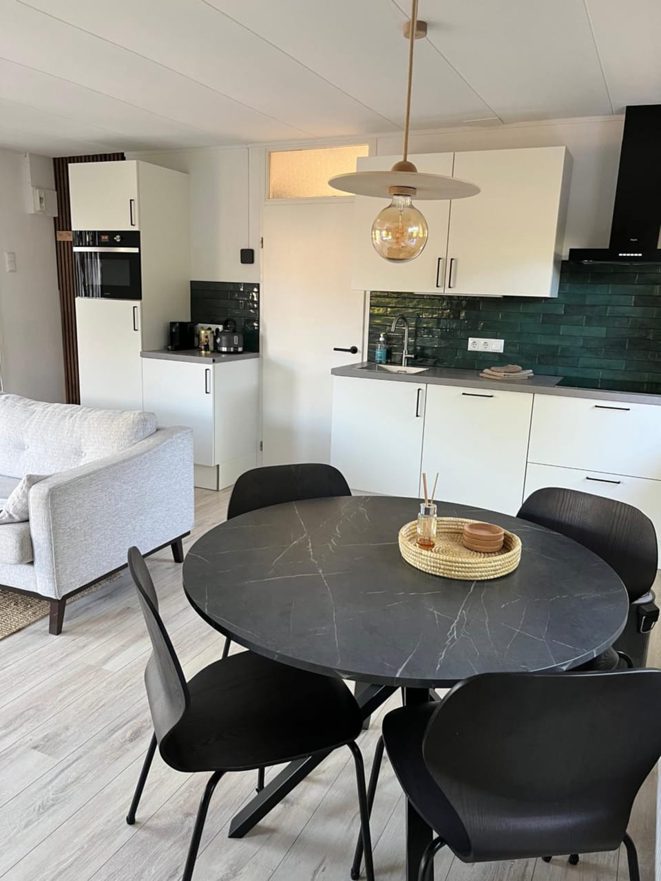 Kitchen or kitchenette, Living room, Photo of the whole room, Seating area, Dining area, oven