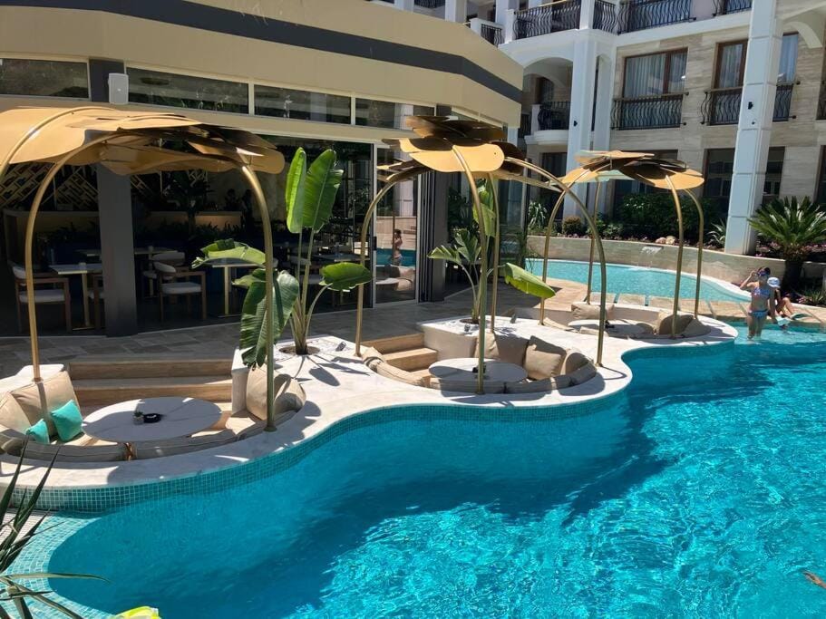 Swimming pool