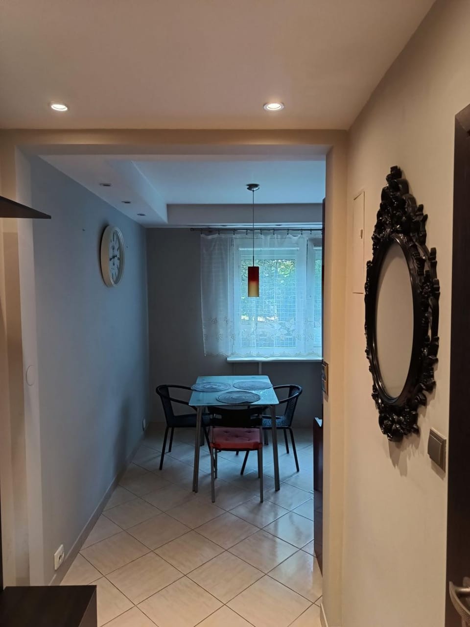 Kitchen or kitchenette, Seating area, Dining area