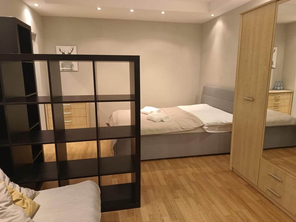 Bedroom, wardrobe