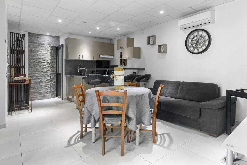 Property building, Living room
