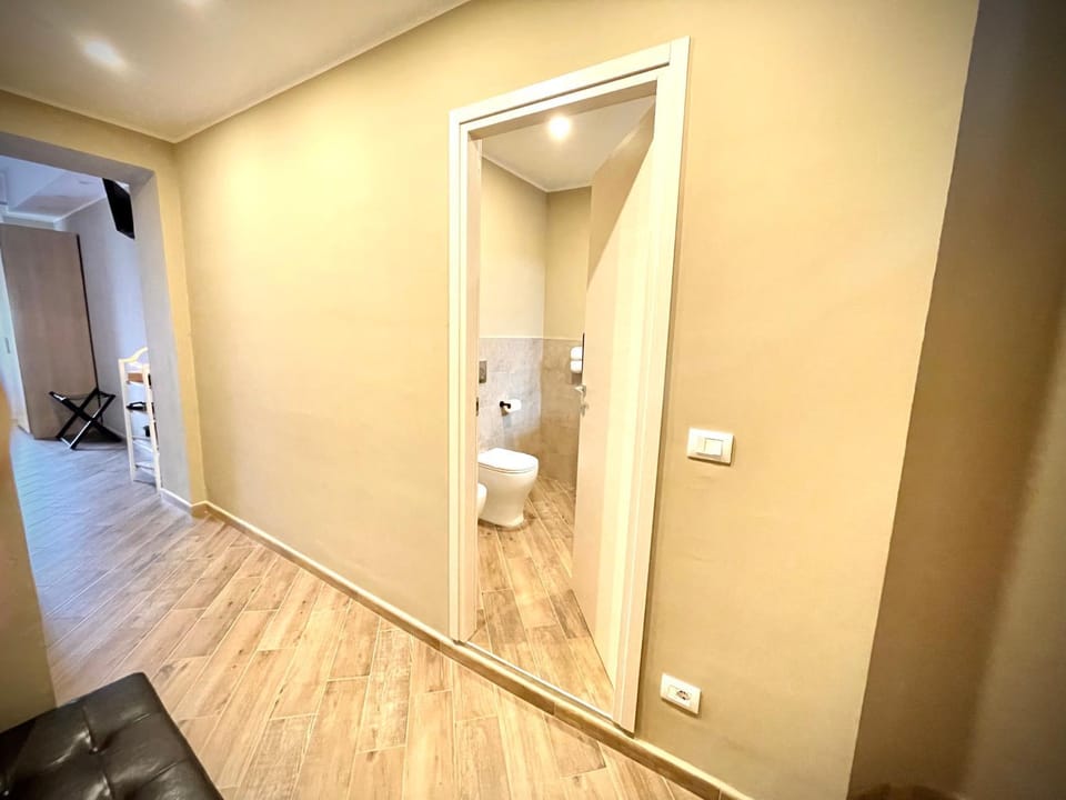 View (from property/room), Photo of the whole room, heating