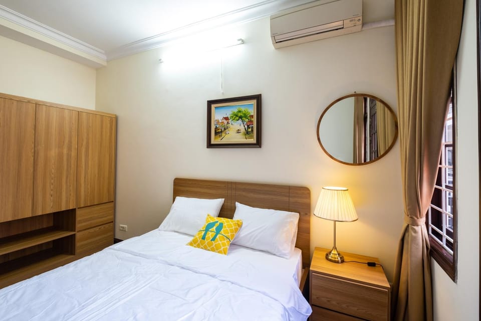 Ngôi nhà đẹp và tiện nghi 4 phòng ngủ tại trung tâm Hà nội Bed and Breakfast in Hanoi