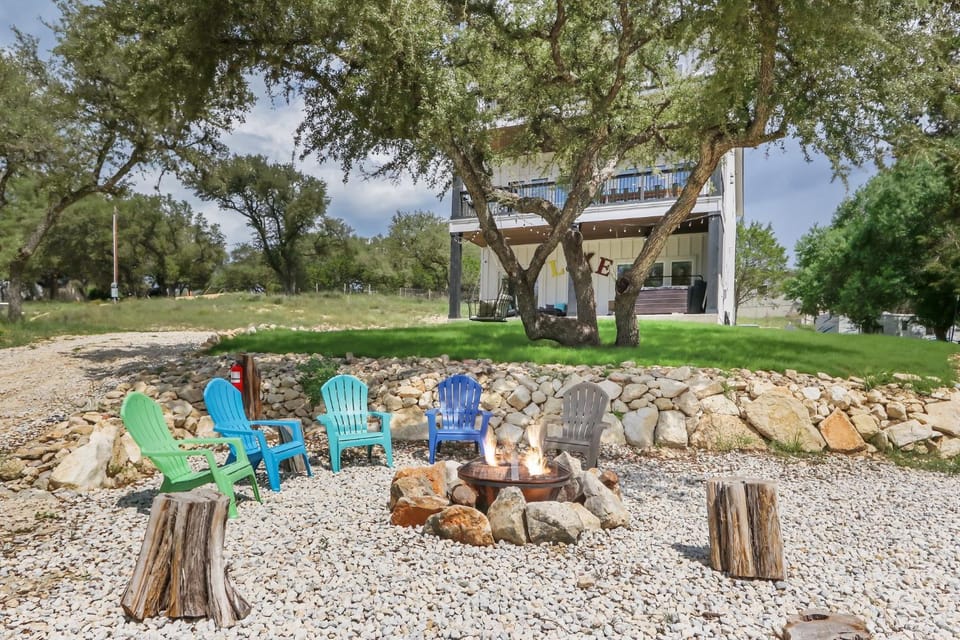 Canary Lakehouse House in Canyon Lake