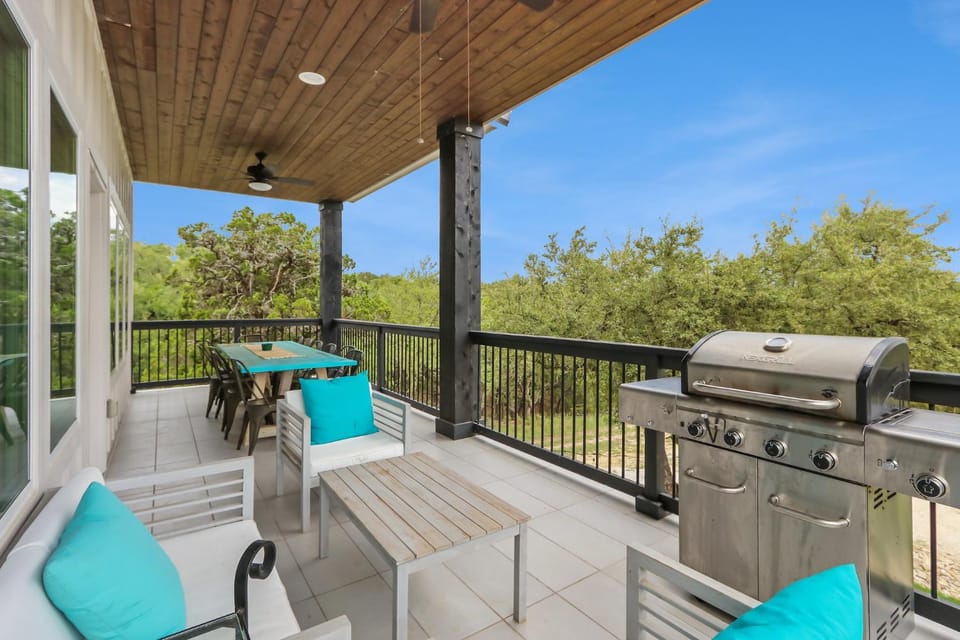 Canary Lakehouse House in Canyon Lake