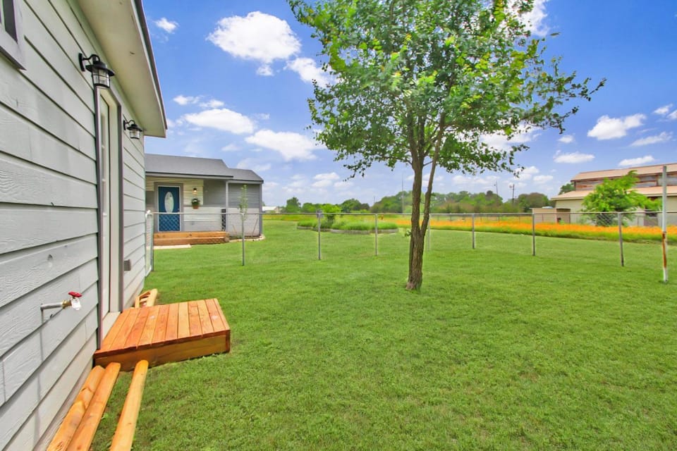 Hayday Getaway House in Blanco