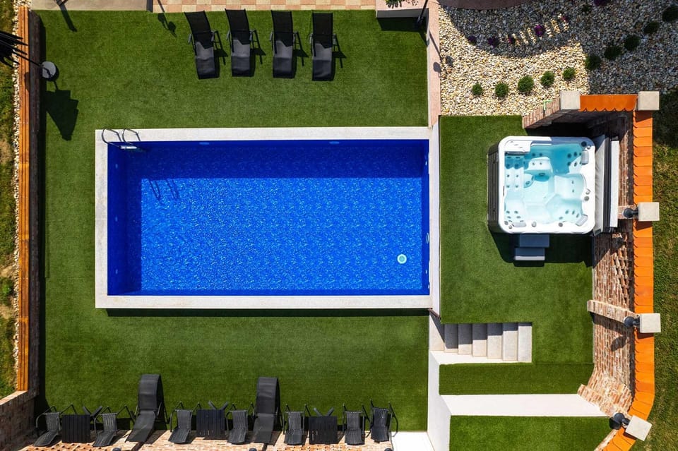 Day, Bird's eye view, Pool view, Swimming pool, sunbed