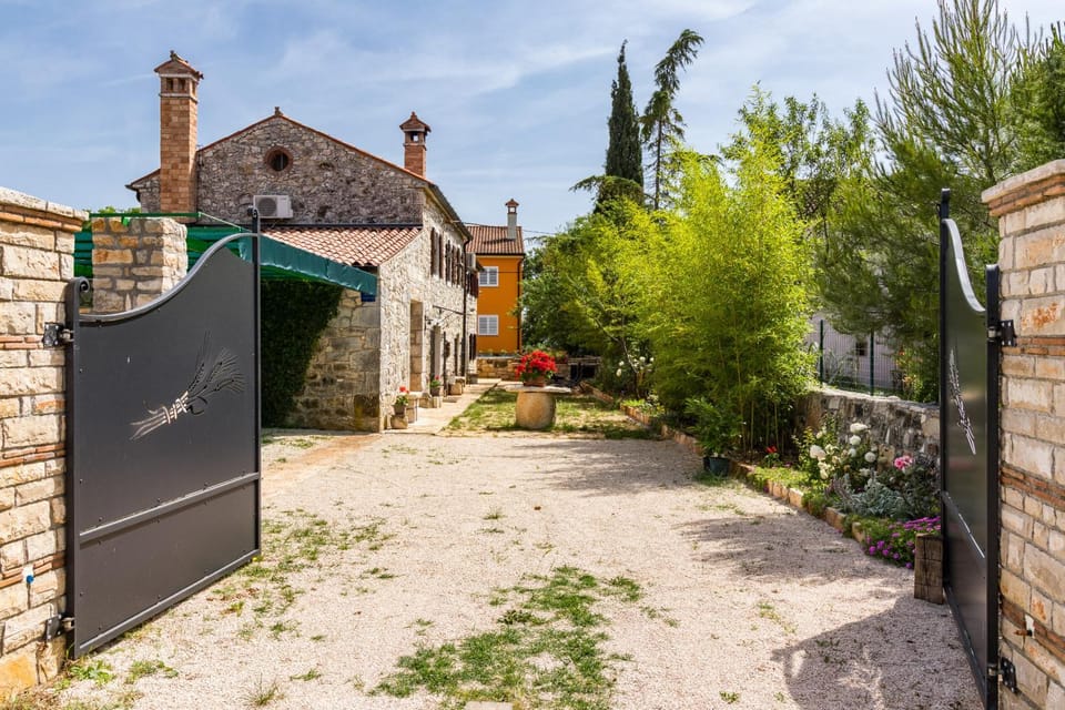 Property building, Facade/entrance, Garden view
