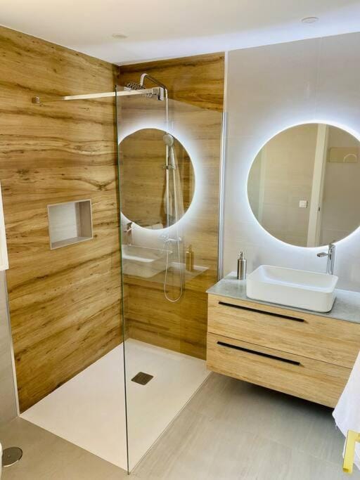 Shower, Bathroom