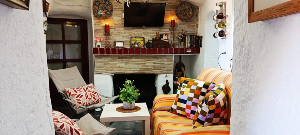 Cueva La Loli House in Guadix