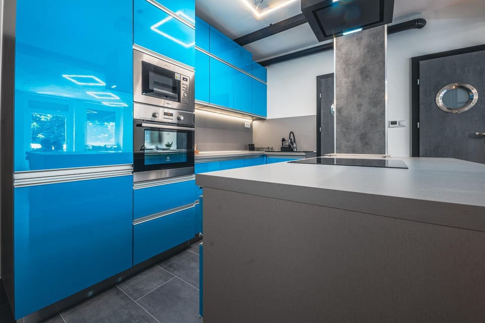 Kitchen or kitchenette, minibar, pet friendly, stove