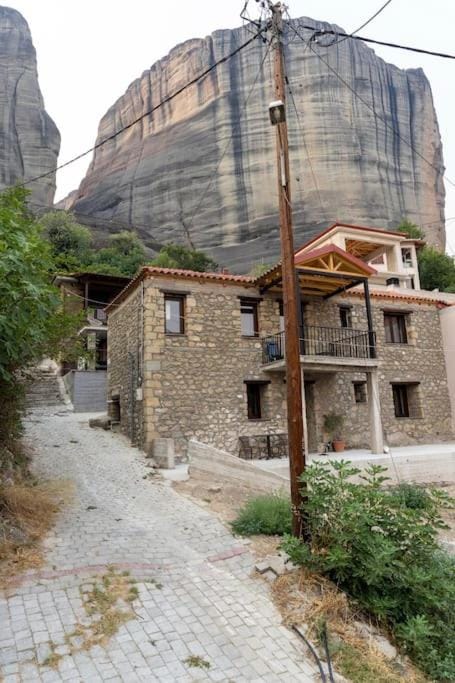 Lithic Suites Apartment in Kalabaka