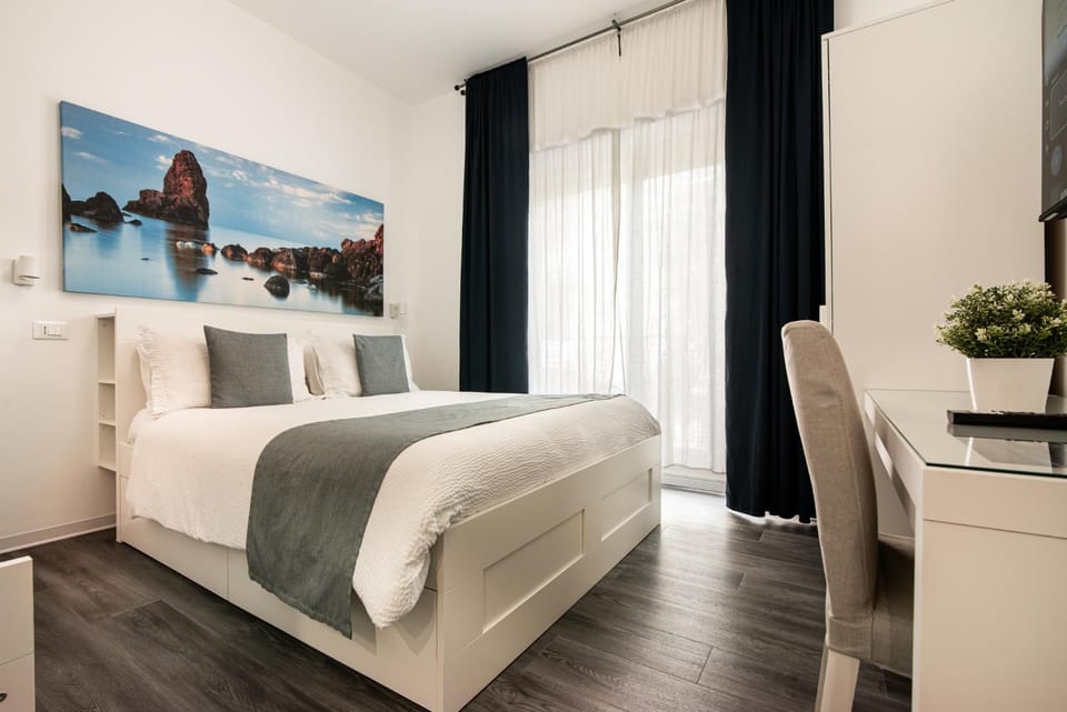 Bed, Photo of the whole room, Bedroom