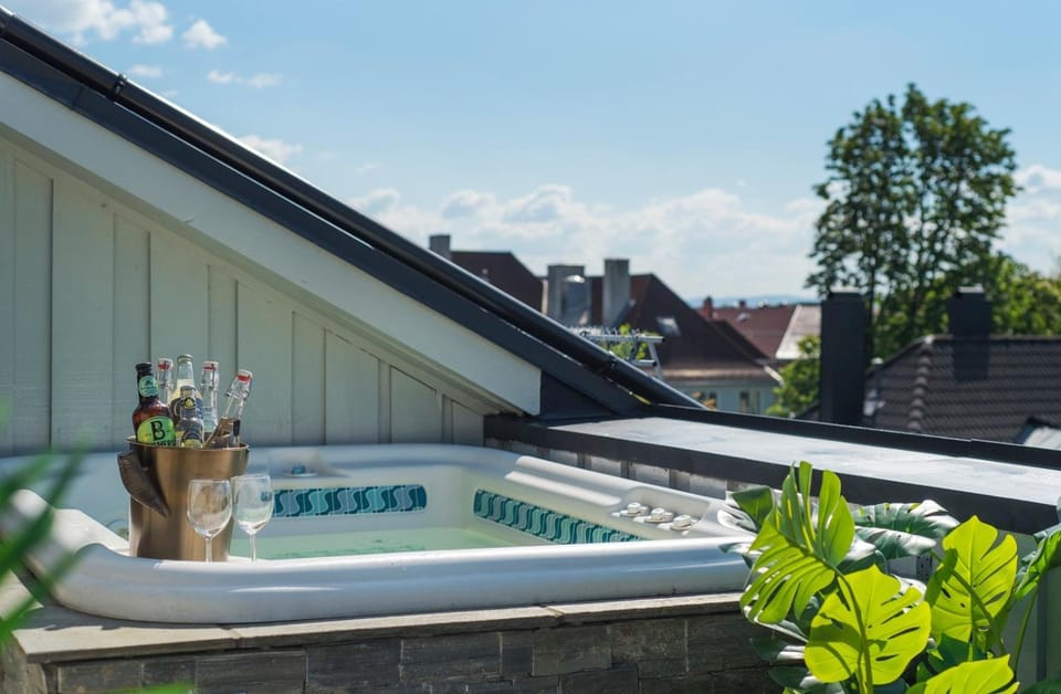 Hot Tub, Balcony/Terrace