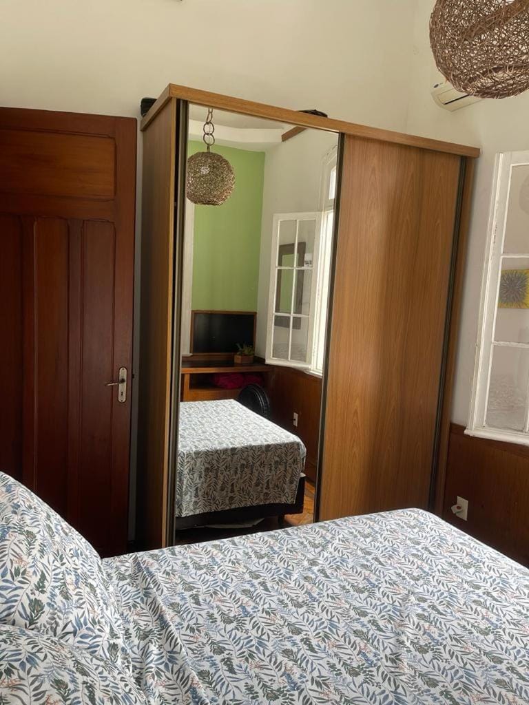 Photo of the whole room, Bedroom, wardrobe