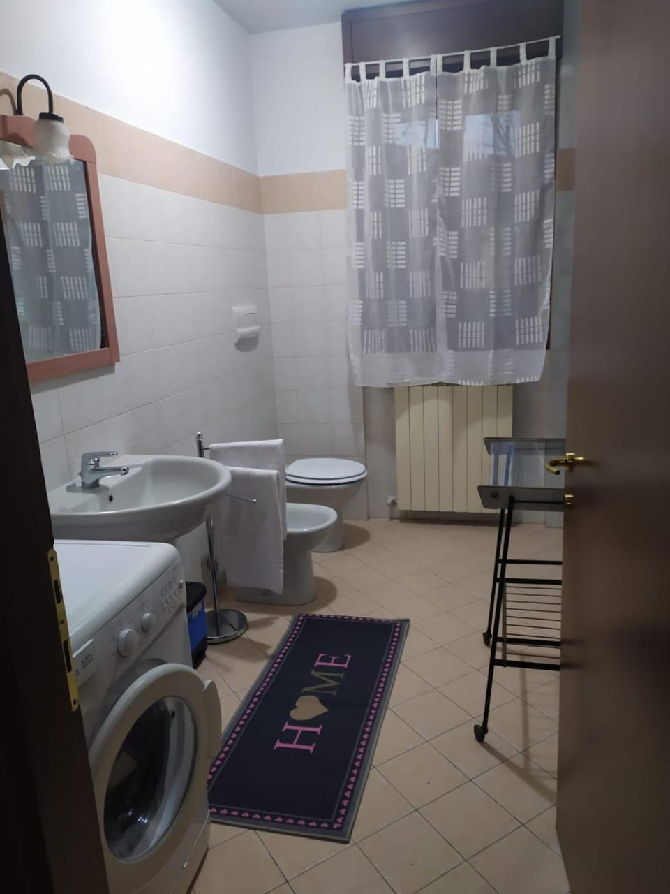 Shower, Toilet, Bathroom, bidet, towels