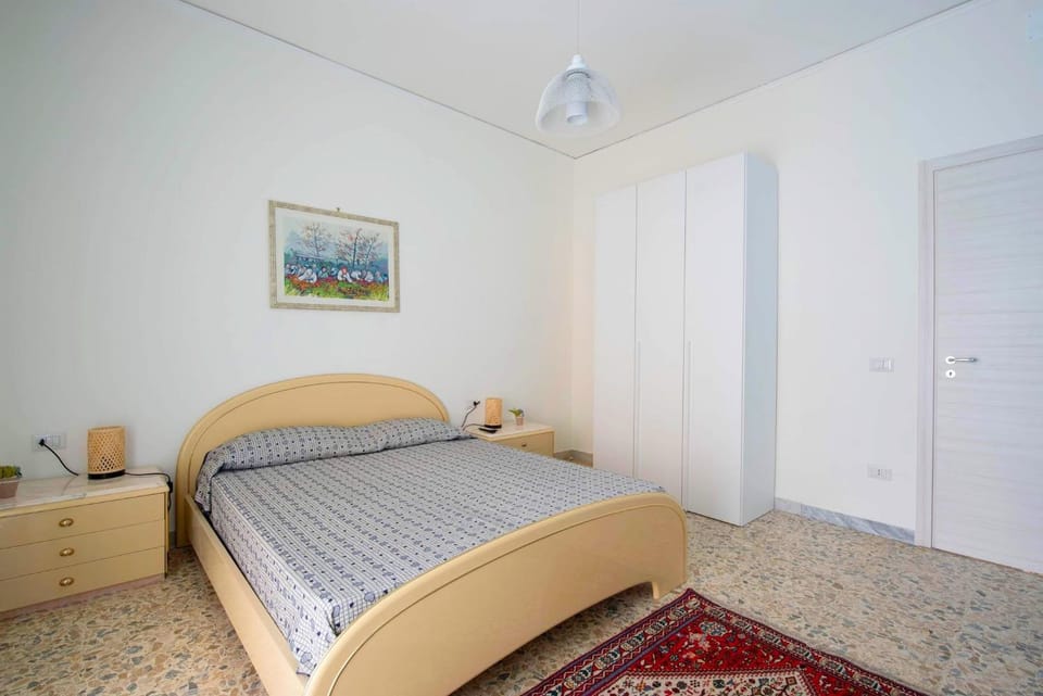 Vomero Cilea House with balcony Apartment in Naples