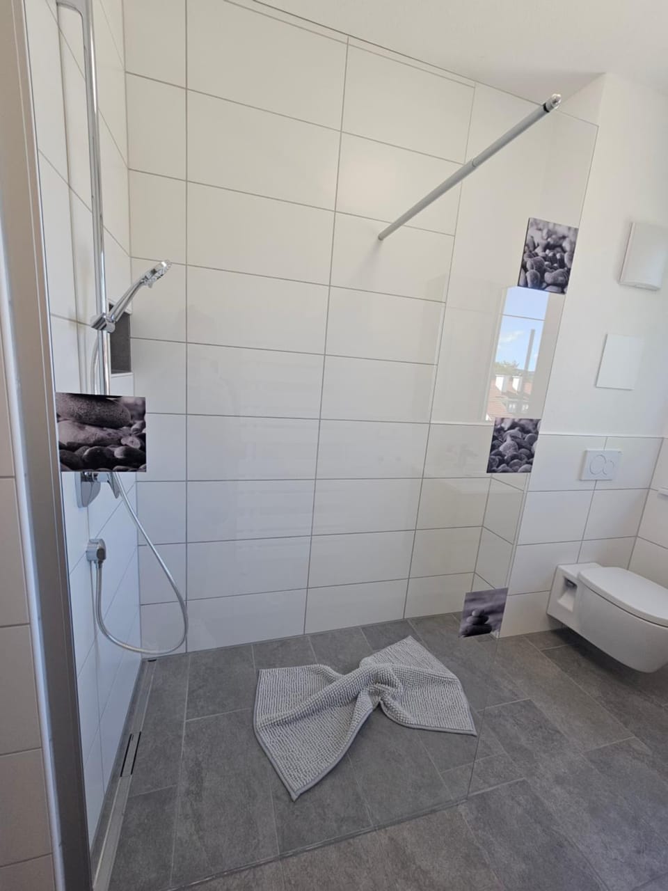 Shower, Toilet, Bathroom, towels
