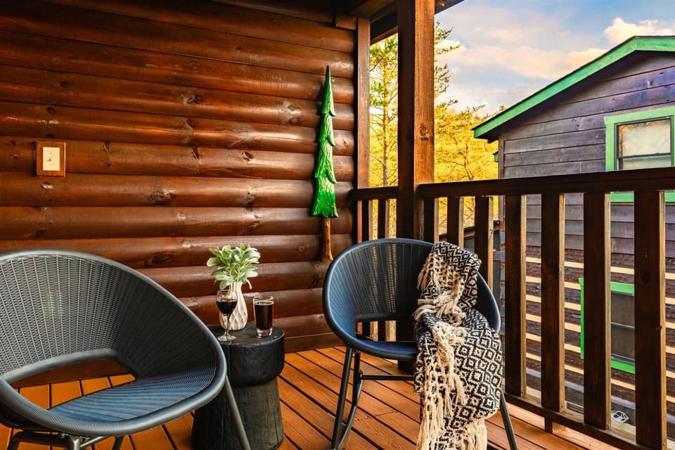 5min to Conv Ctr, FlatRoad, KingBed pinpointstays House in Sevierville
