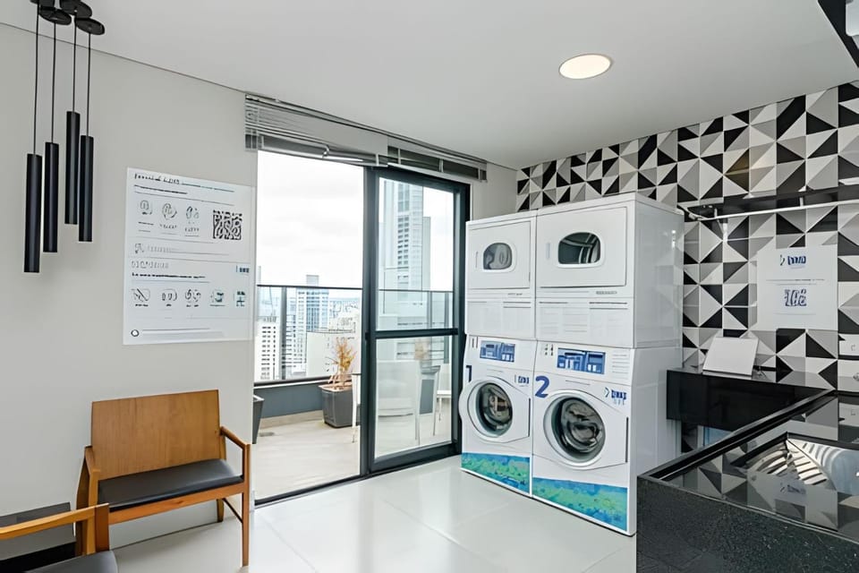Easy Emiliano - Apartamentos UROOMS Apartment in Curitiba