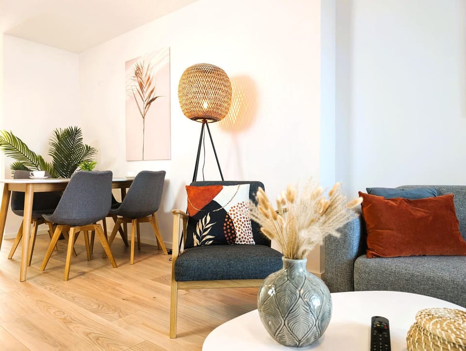 Living room, Seating area, Dining area, Food