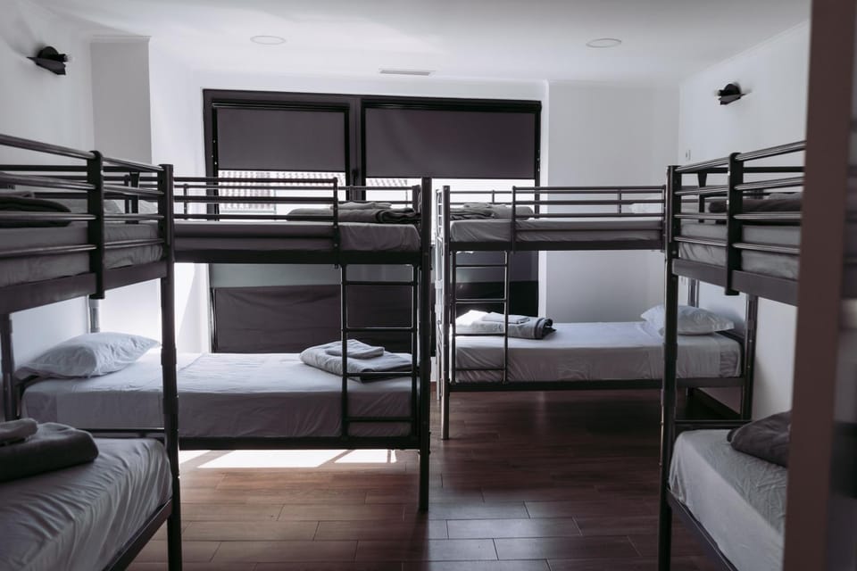 Bed, Bedroom, bunk bed, towels