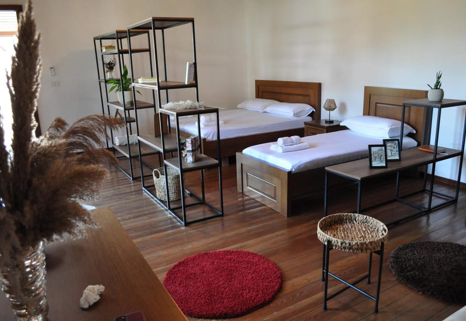 Photo of the whole room, Bedroom