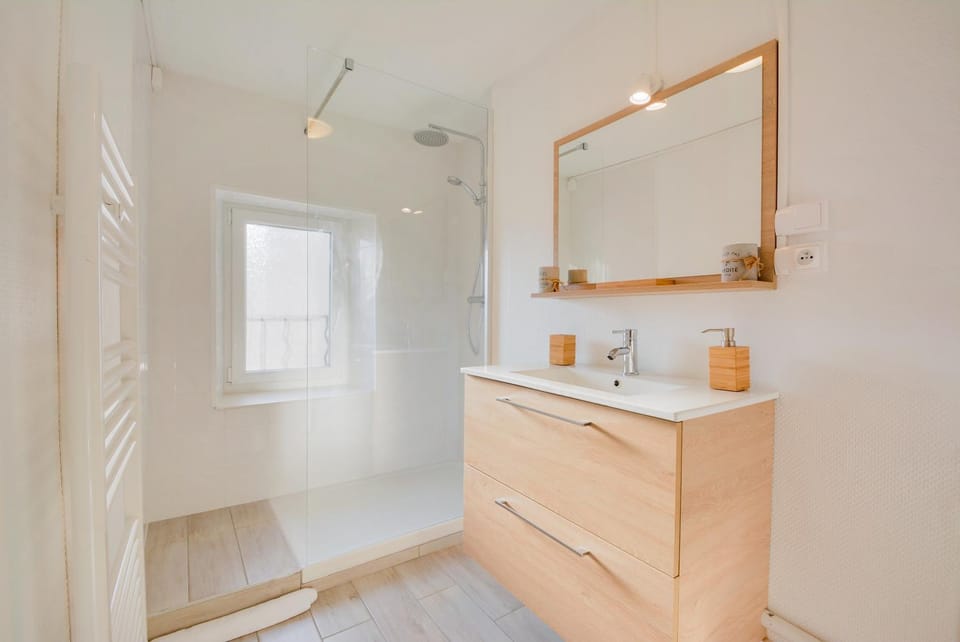Shower, Bathroom