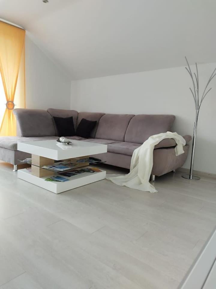 TV and multimedia, Seating area