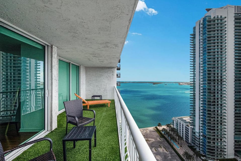 Modern Bayview Apartment in Brickell Bay Apartment in Brickell