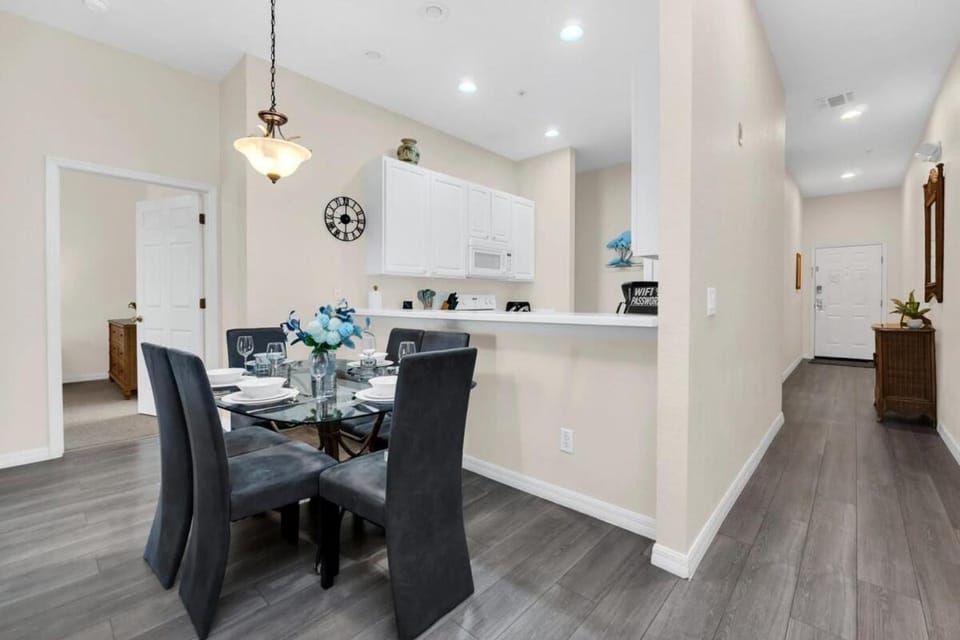 Spacious Paradise at Bahama Bay Resort Apartment in Four Corners