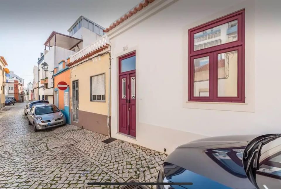 Property building, Neighbourhood, Street view, Parking