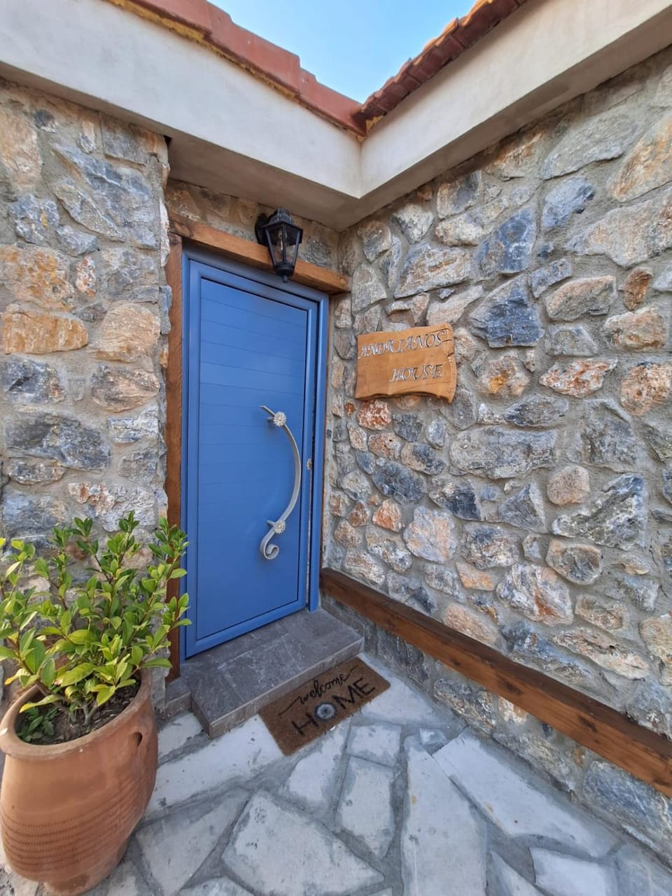 Facade/entrance, Logo/Certificate/Sign
