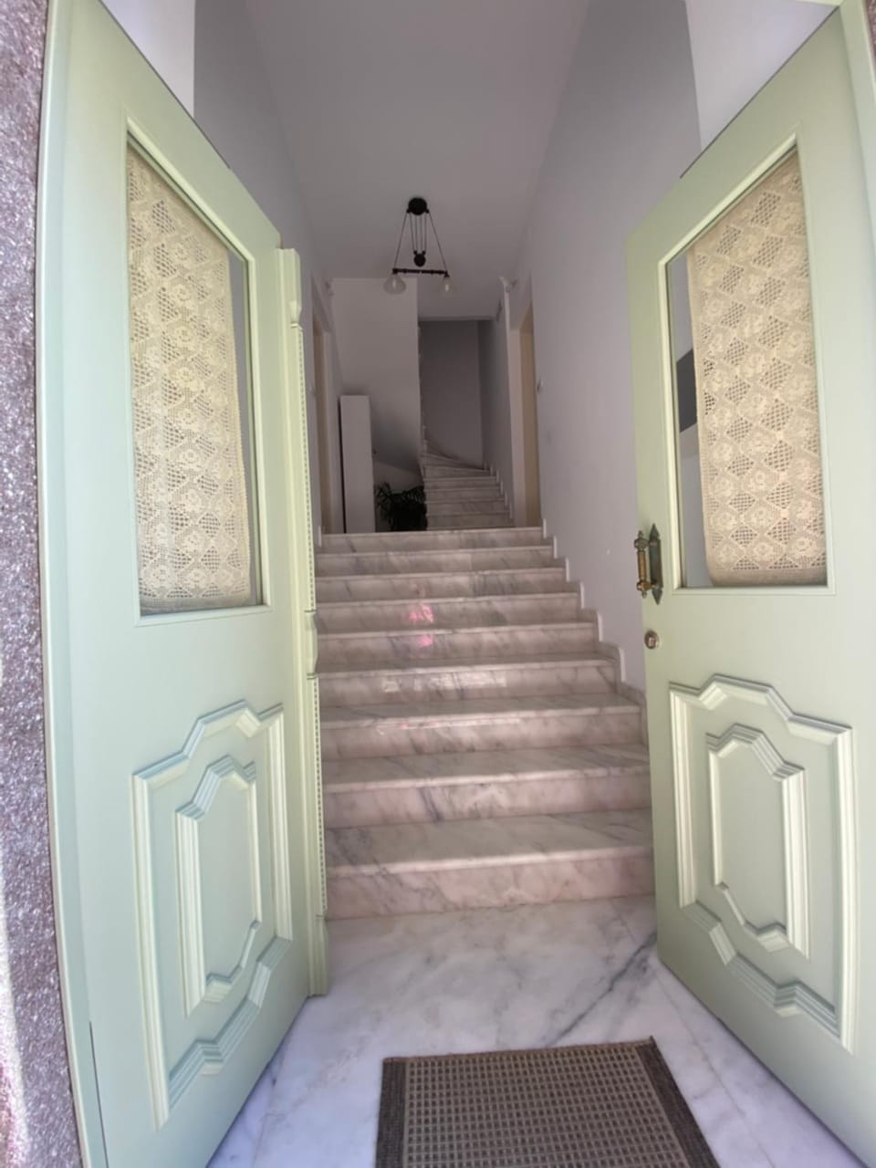 Διαμέρισμα σε ανακαινισμένο αρχοντικό 19ου αιώνα, κέντρο Μύρινας Apartment in Decentralized Administration of the Aegean
